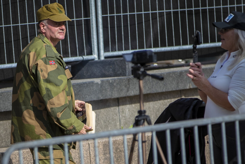 Koranbål bak massive politisperringer