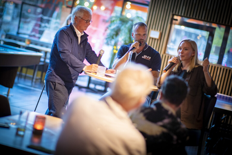 Fremskrittspartiets førstekandidat Jon Helgheim i debatt med Rødts Linn–Elise Øhn Mehlen på Barkaden i Drammen torsdag.