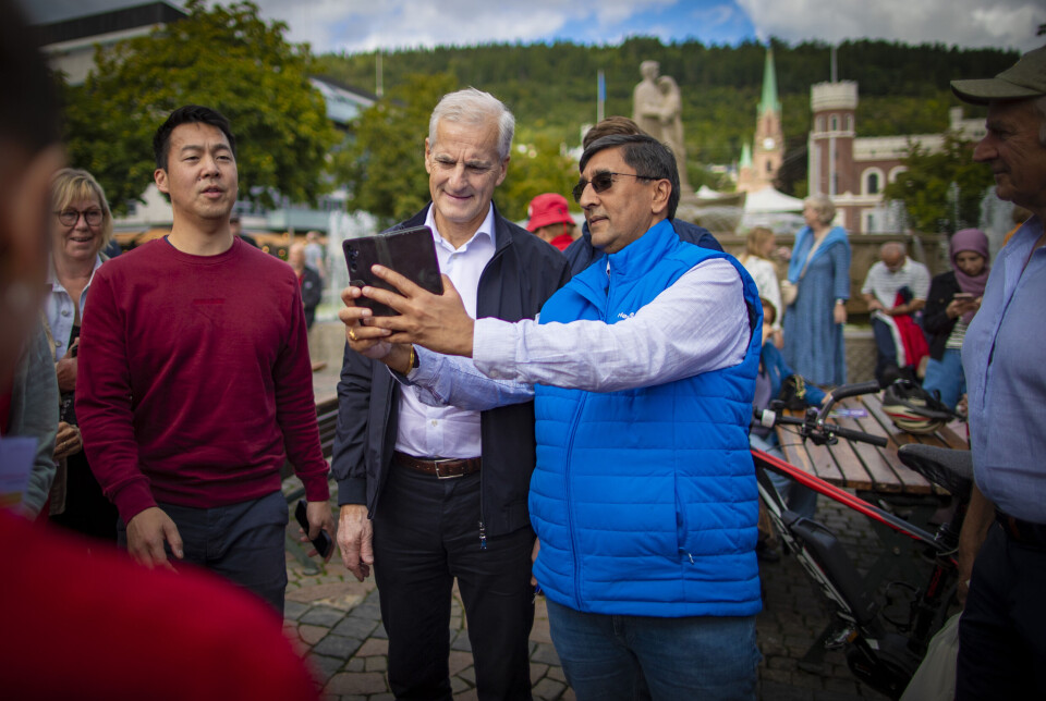 Drammen Høyres Ravi Sunder benyttet også anledningen til en selfie.