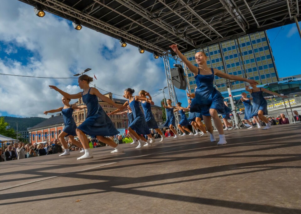 Attic med danseoppvisning.