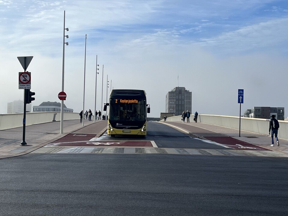 Nå går bussene på bybrua igjen