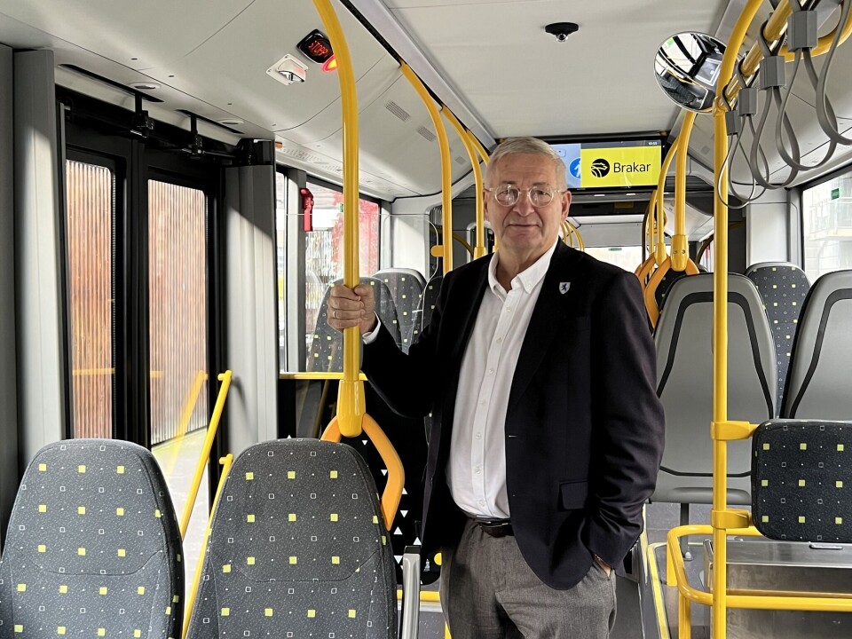 MÅ KUTTE MER: Fylkesordfører Tore Opdal Hansen varsler at nye rutekutt i busstilbudet kan bli konsekvensen av statsbudsjettet.