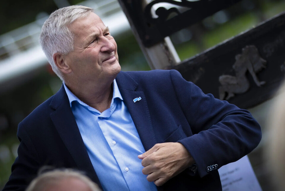 KOMMER MED KRAFTSALVE: Fylkesordfører Tore Opdal Hansen har sett seg lei på Bane Nors prioriteringer av togtilbudet i drammensområdet.