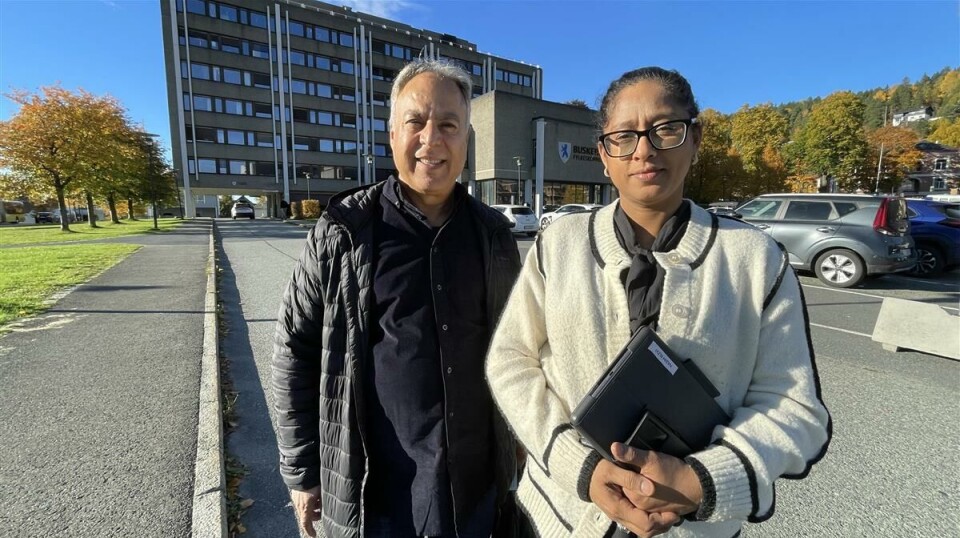 – Det er veldig få kommuner med flerkulturelle råd med formell status, sier Bijan Gharahkhani og Nasim Rizvi. Drammen har det ikke, men det er her Buskerud Innvandrerråd har base.