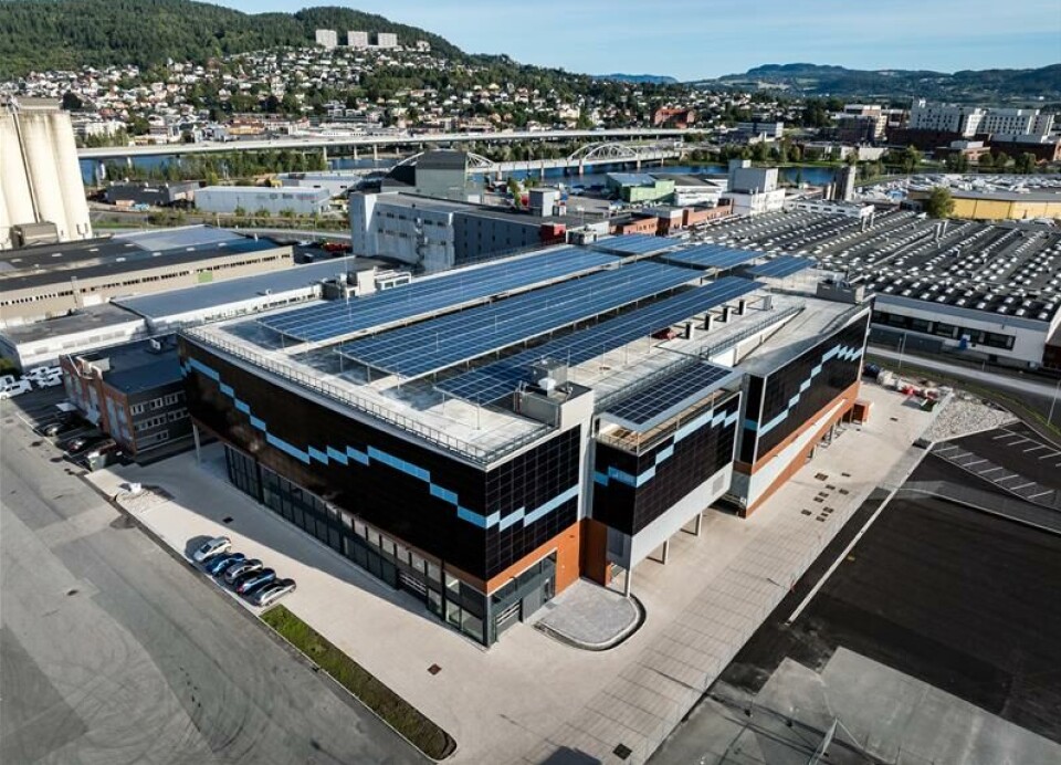 Åpnet nytt importanlegg for biler i Drammen