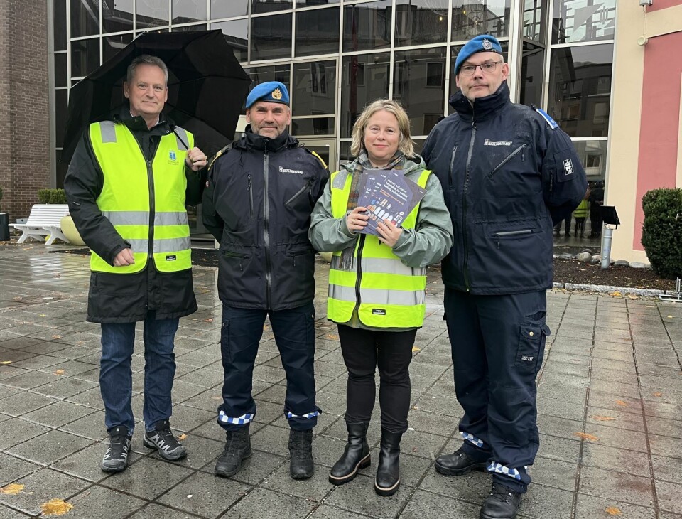 Lørdag 1. november inviterer Sivilforsvaret og kommunen til åpen dag i tilfluktsrommet under Scandic Ambassadeur på Strømsø torg. Her representert ved (f.v.) beredskapssjef i kommunen Sten Petter Aamodt, distriktssjef i Sivilforsvaret Buskerud Ivar Løkeng, ansvarlig for kontakt med frivilligheten i kommunen Tina Fagerhus Brodal og sivilforsvarsadjutant Petter A. Skatvedt.